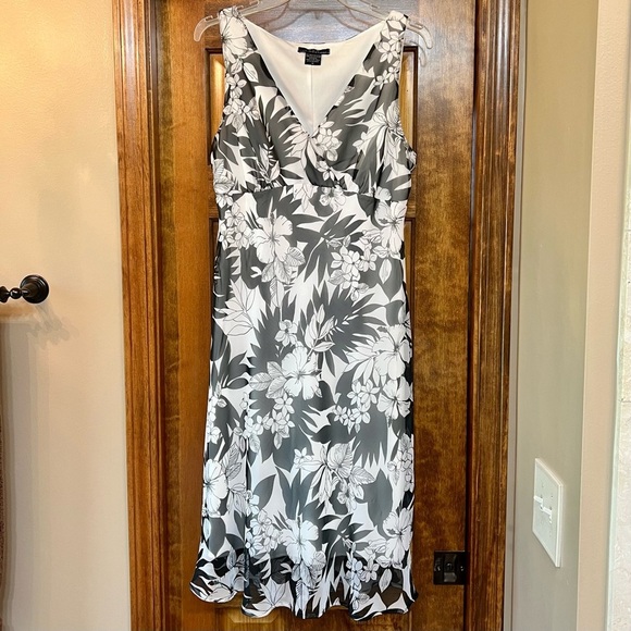 Summer Dress Pullover Sleeveless V Neck Floral Sz 12‎ Y2K Faith Love Passion EUC - Picture 1 of 10